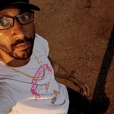 johnnywill33290's profile picture. 