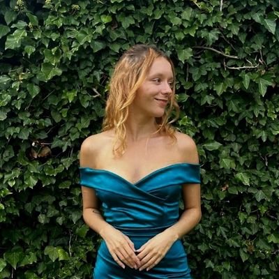 ERenollet's profile picture. She's a Killer Queen👑
French 🇫🇷 🇧🇪 🏳️‍🌈 Music Lover🎵 Daytime Dreamer⭐ #VanHalen #Kygo #TFF #Metallica #BálorClub #Onerepublic #SW #TWD
🇺🇦