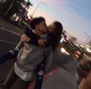 weday_everyday's profile picture. Quero saber, quem vai foder hoje à noite?