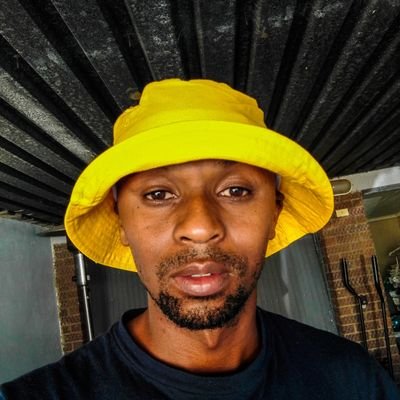African Man👨🏾‍🦲. Triple A rated Digitizer 💻🌟.
 Hip-Hop🎤
Football (Orlando Pirates 🖤☠️🖤) ⚽
Titties 😋🌟