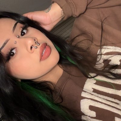 gruesomeee's profile picture. 26 ෆ // sag