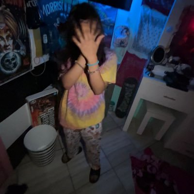 ohwowgr8's profile picture. love yourself