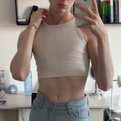 quinnflict's profile picture. well, no—