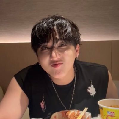 They call me “Angst writer”, I mean it’s obvious in my header 🤓😜 | EXO, SJ & SKZ fan acc / AU Account.