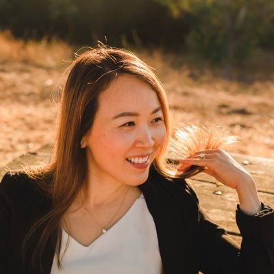 Helping founders to launch brand & build delightful UX at https://t.co/GVuGuO3pGx in Silicon Valley. Mom of 2 boys. Book a call https://t.co/XtQacQkyvc