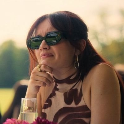 aemondmatero's profile picture. my life has too much panic and not enough disco || #TeamGreen 💚