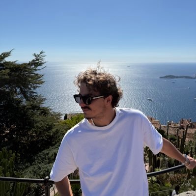 Brlju's profile picture. mobile app & design