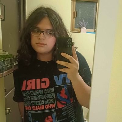 lilith44016's profile picture. in hrt since 25/01/25

i love deers