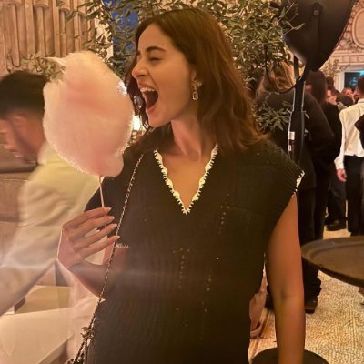 hershey_spams's profile picture. मुख्य चरित्र ऊर्जा 🫧✨️
a die hard cricket fan & a swiftie 💌