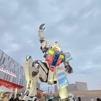 ooosaka_desu's profile picture. 大阪在住30代で2歳児のパパです。
緩くミャク様探しを楽しんでます。
バナナムーン下リスナーです。
無言フォロー、いいね失礼します🙇