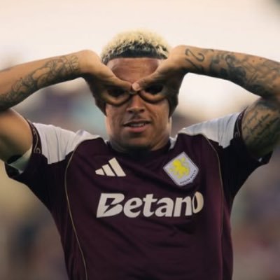 CurnyJames's profile picture. 