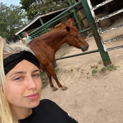 Ameliachlo87711's profile picture. 27,sergeant, active duty army combat medic