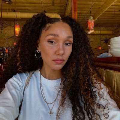 coolassscourt's profile picture. 1/3 Trio