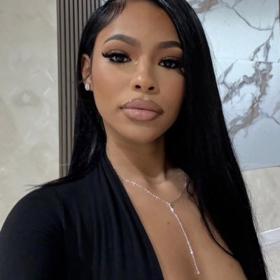 Sofauxyfiles's profile picture. 𝐕𝐈𝐈. marseille passage. ⓘ