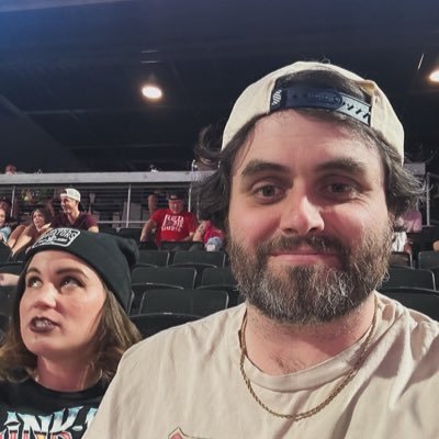 noraregawsla's profile picture. Low battery. Please charge.