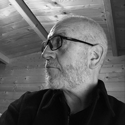 “Context over chaos. I write about what’s happening — and why it matters.”