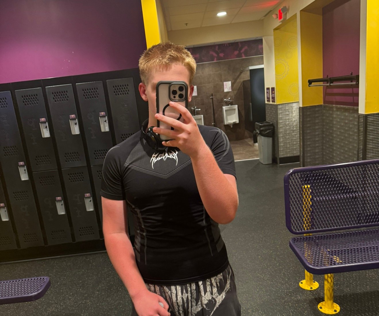 AustinBakerz14's profile picture. Basketball, 6’0, SF, tryna go places