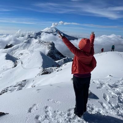 LizlyLR's profile picture. Lizcenciada en asuntos
sin importancia 🌻👩‍💻🧗‍♀️🏔️