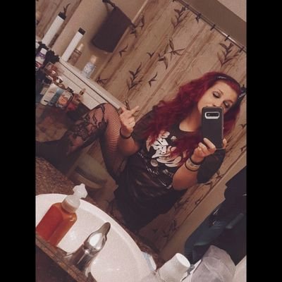 suppyajayy's profile picture. ~I heard that it is brighter if you try~ TwentyNine. Derpy redhead.♉🙃 All I do is cook//sleep//& go to shows idk.🤷‍♀♡