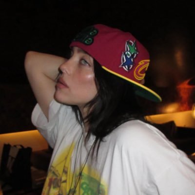 vitharkness's profile picture. i feel it so deeply in my bones