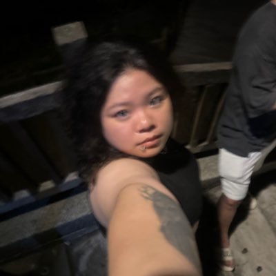 zozoyu0222's profile picture. 