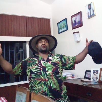 clivekaenk_'s profile picture. One sip. One truth.