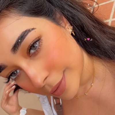 _fatimaq3's profile picture. Polytechnic double major🎓.