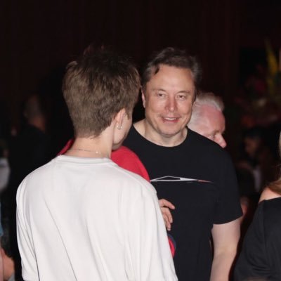 realgriffin07's profile picture. I’m Griffin🇺🇸 son of Elon Musk the CEO of #Tesla. shareingmypassion on Tesla innovative ways to explore spacex #Starships🚀🚀 (MARS)