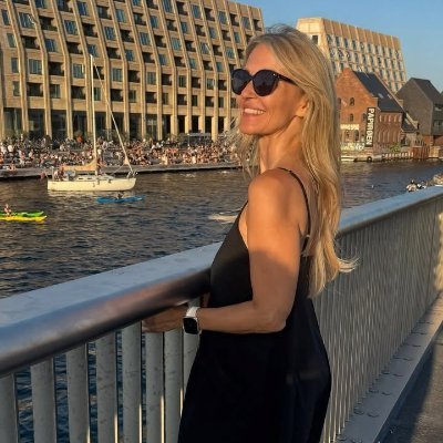 Mariaoiys's profile picture. Give yourself a smile every day and treat every day as a gift worth cherishing. 😘 Say no to pornography!