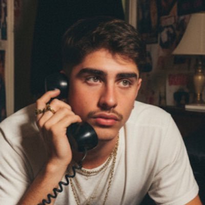 Ivan_Guijosa_'s profile picture. Llorar te deja las pestañas bien bonitas