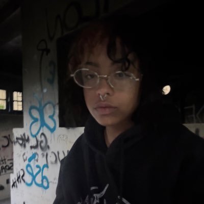 michaelajogos's profile picture. eu amaldiçoo essa cidade do rio de janeiro