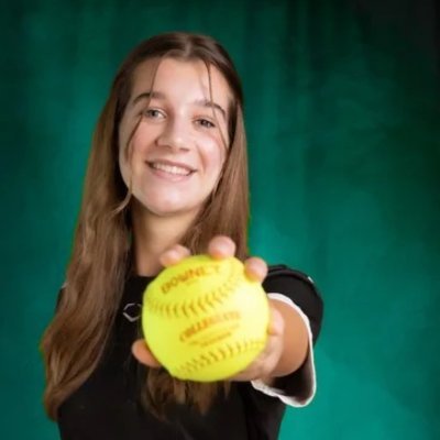 AlinaGrady2027's profile picture. 5’10” CF & P 
3.93 GPA  Scripps Ranch HS 
Power Surge Walling/Sos 🥎
NCAA ID: 2501486454