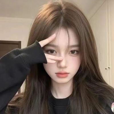 eshalaifa21's profile picture. the world is bulshit