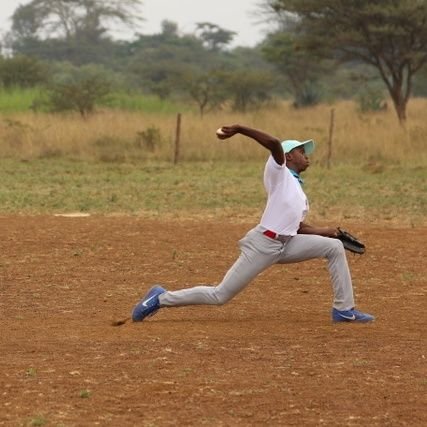 scarlucious's profile picture. こんにちは、私はケニア出身の 19 歳の野球選手オスカです。日本で野球をするという大きな夢を持っていますが、サポートはありません....日本で野球をしたいです。🥹🇰🇪🇯🇵⚾️🧢