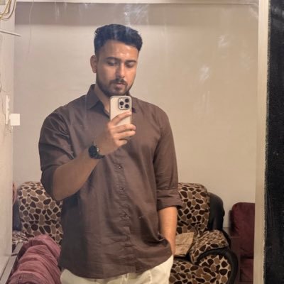 Shelby_08__'s profile picture. MTech|| IIT BHU(2020-22)|| SDE||React||Badminton|| Sports|| Singing || Politics