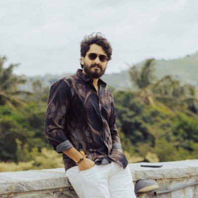 NjsTej's profile picture. 🇮🇳 | Word’s don’t heal. Art heals ! | Media: Shot and edited by @njstej