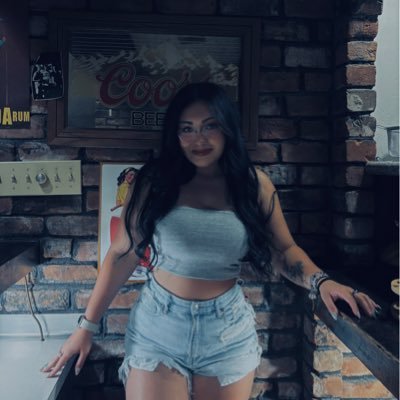 isabelleb04's profile picture. 