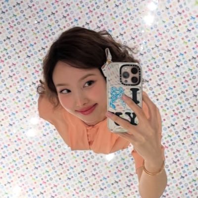 pridenprjdce's profile picture. desi girl but not the priyanka chopra type. misandrist and twice lover. also free palestine 🇵🇸