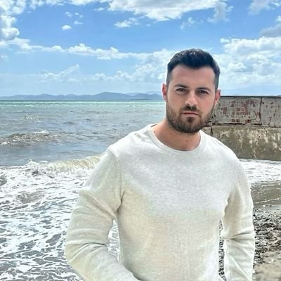 PaulaCruzG705F's profile picture. Left foot or right foot? Depends on which one trips first Stats say try harder I say next time
 If the goal was to confuse opponents, I m winning.💕⚽🏈