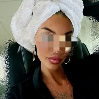 Greeneyedsweed's profile picture. I’m the high-end brat your bank account fears✨️🖤