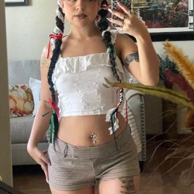 crybbyvampkitty's profile picture. live laugh mf love bitches