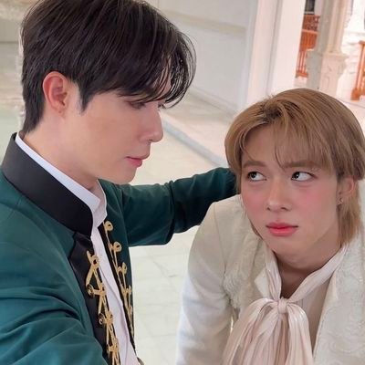 DerrRLoVe's profile picture. 맘찍 계정
I’m a sub ♡ love your posts!
zeenunew🐺🐱💝