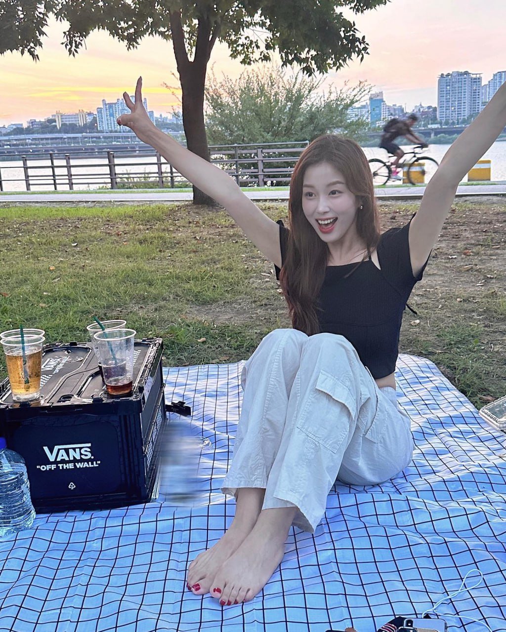 pomamassis98944's profile picture. 