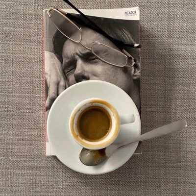 3glif's profile picture. نهرب إلى الشعر .. لامن تعبتنا الحياه