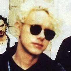 _VINEGAR00N's profile picture. serial artblocker / depeche mold brainrot + nin, interpol, qotsa, beck and various hiphop|birdwatching acc: @waningstern