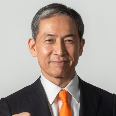 東京大学法学部→農林水産省キャリア官僚→佐賀市長(当時最年少)→福岡大学経済学部教授。政治や行政の裏側や課題を発信し、より良い日本のために