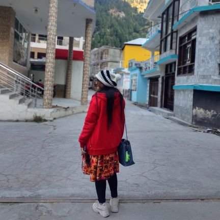 aaks_0613's profile picture. Environmentalist🌲
PhD Scholar👩🏻‍🎓
Papa's luv😍
Mama's headache🤭
K_pop🎤Bts_army💜
Obsessed with kc_drmas🤫
Lv travlng especially Seoul🎊
04_Feb🧁