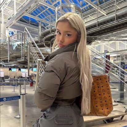 EmilyThomp67's profile picture. 