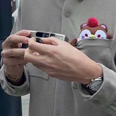 JwrGw_nygot7's profile picture. ปรารถนาให้กวินมีแต่เสียงหัวเราะและจอสมีแต่รอยยิ้ม I maybe far But never gone. Thank you for always begin my rainbow after the storm. #IGot7 #JossGawin