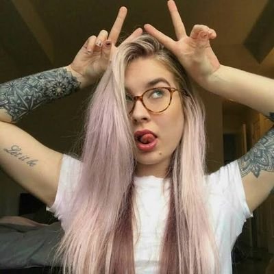 karinlopez154's profile picture. 